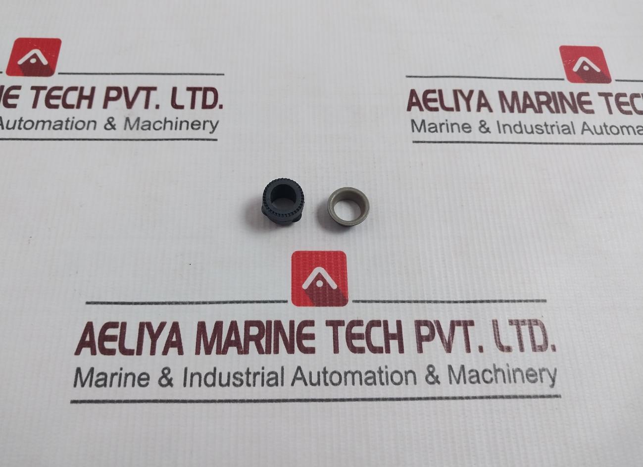 Amphenol 10-035911-143 Circular Mil Spec Strain Reliefs & Adapter - Image 4