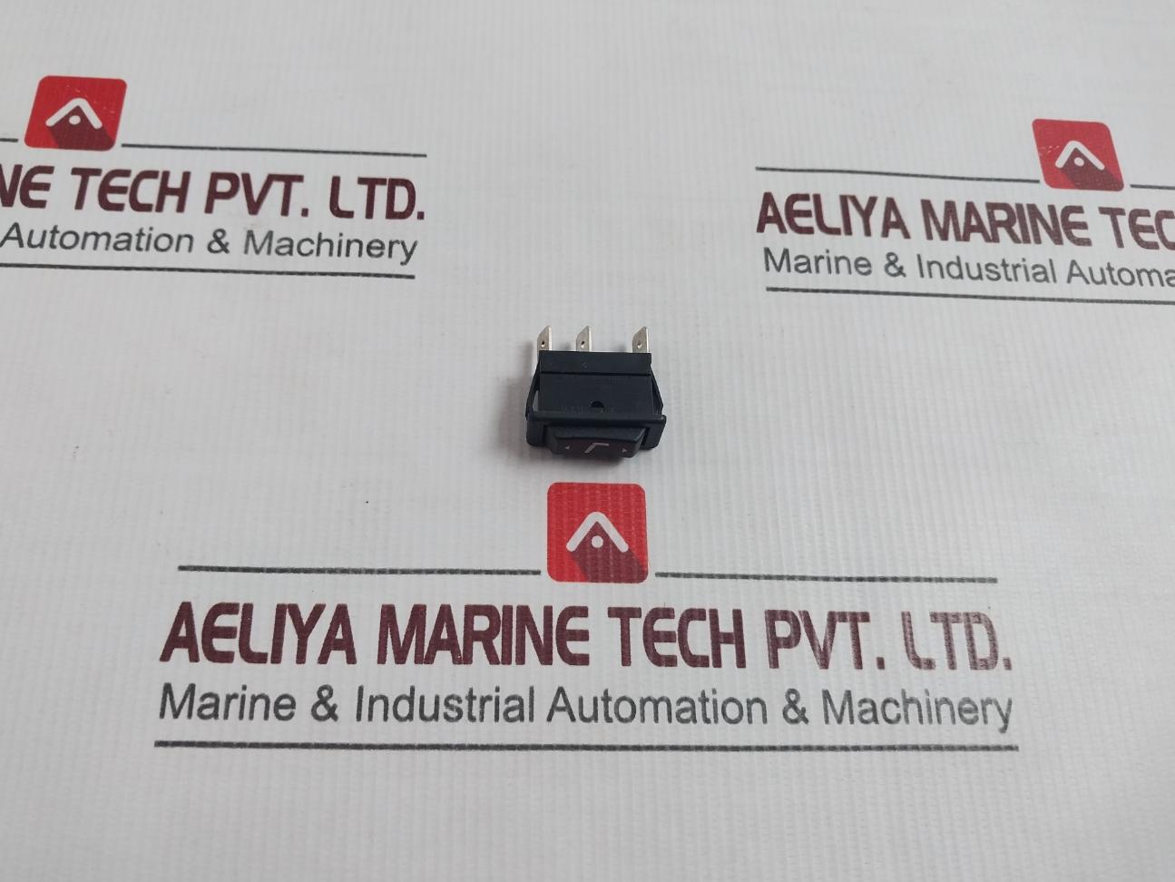 Arcolectric C1522at Rocker Switch 250v - Image 4