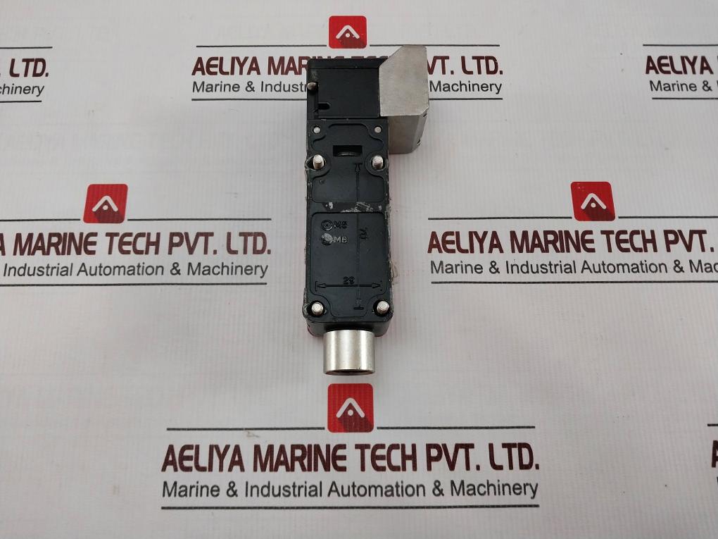 Fortress Interlocks 24v Safety Interlock Switch 300v - Image 4