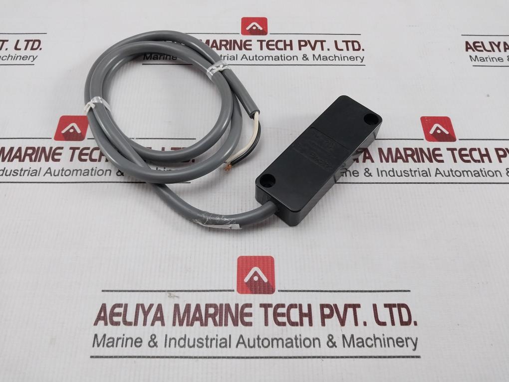 Fuji Electric Pm-2s Magnetic Proximity Switch - Image 3