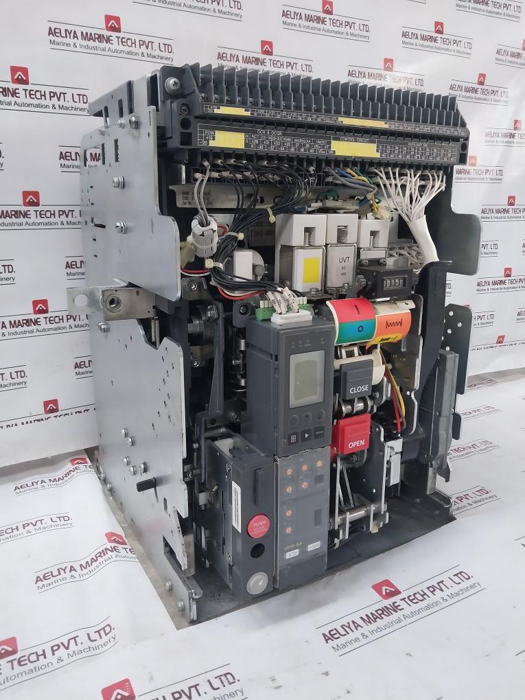 Hyundai Uan16a3b M1c1s168t 3-Pole Air Circuit Breaker 1000v - Image 3