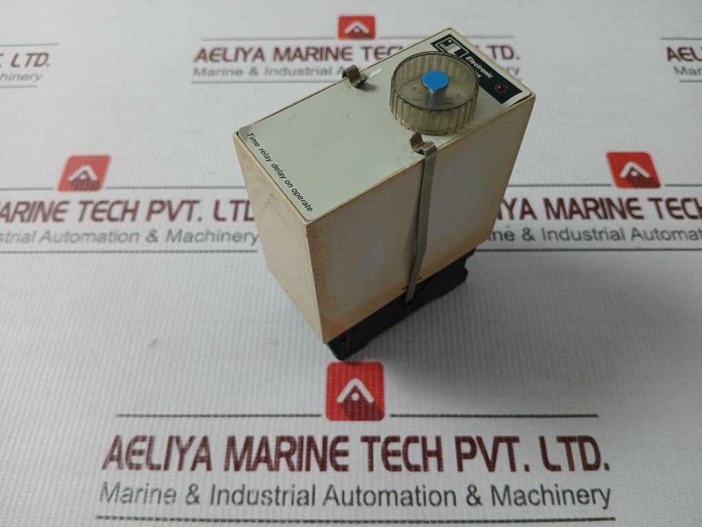 Lovato 0.12 To 12 Sec. Time Relay Delay On Operate - Image 3