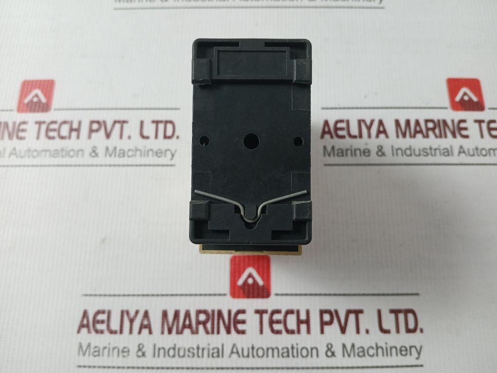 Lovato 0.12 To 12 Sec. Time Relay Delay On Operate - Image 4