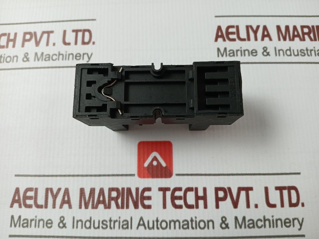 Telemecanique Rxze2m114m Relay Socket 300v - Image 4