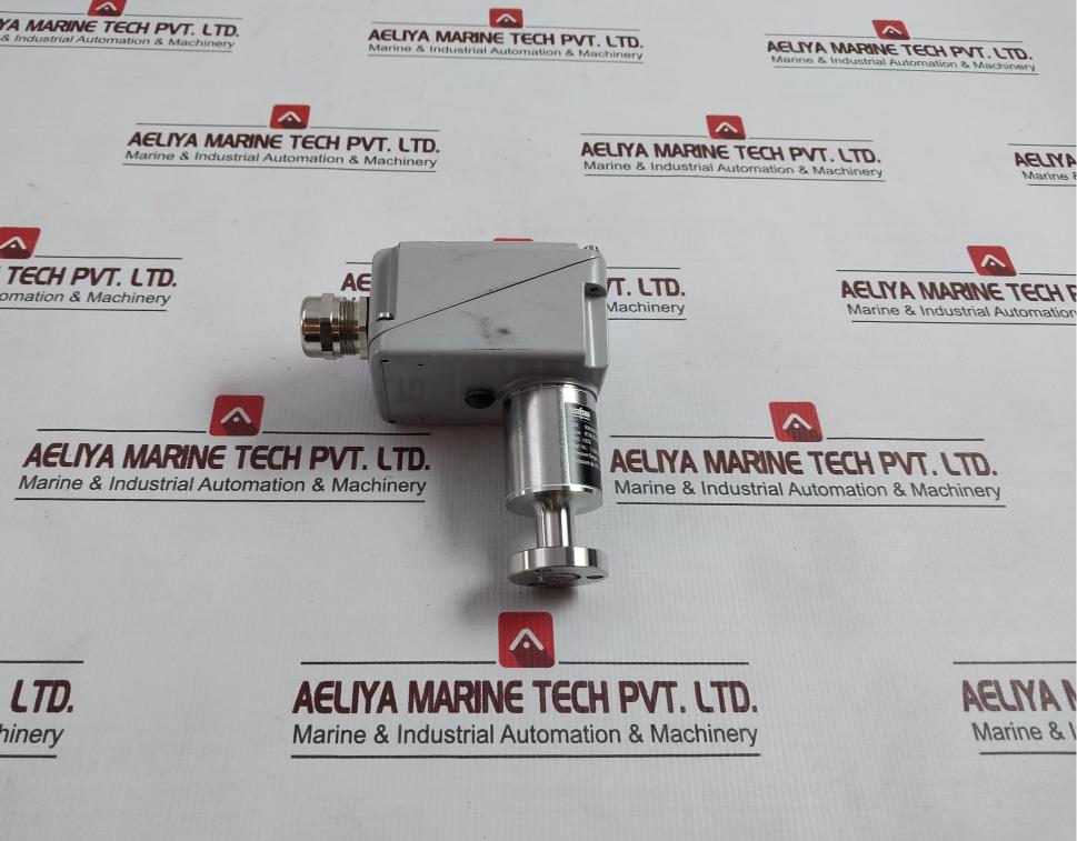 Trafag 8736.20.2200.N1 Density Monitor 20°C - Image 4