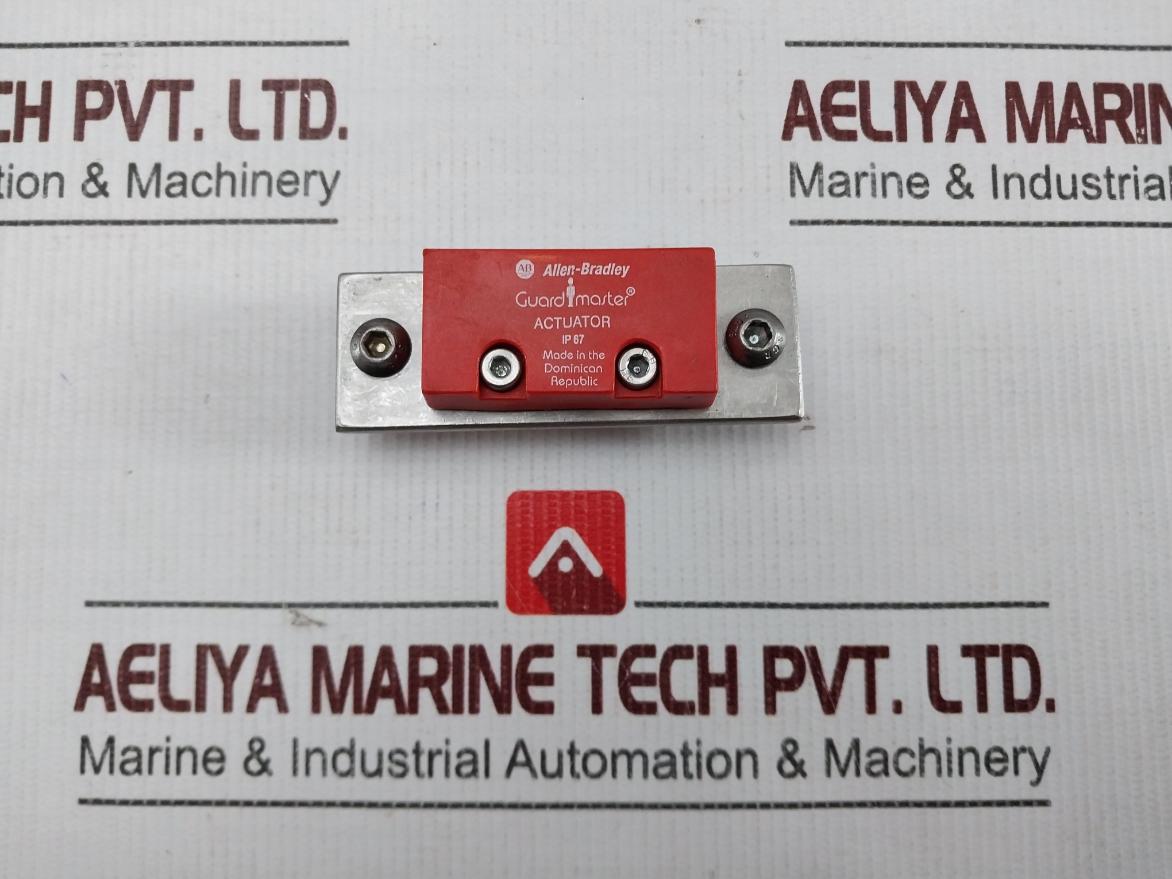 Allen-Bradley Ip 67 Guardmaster Actuator With Safety Interlock Switch