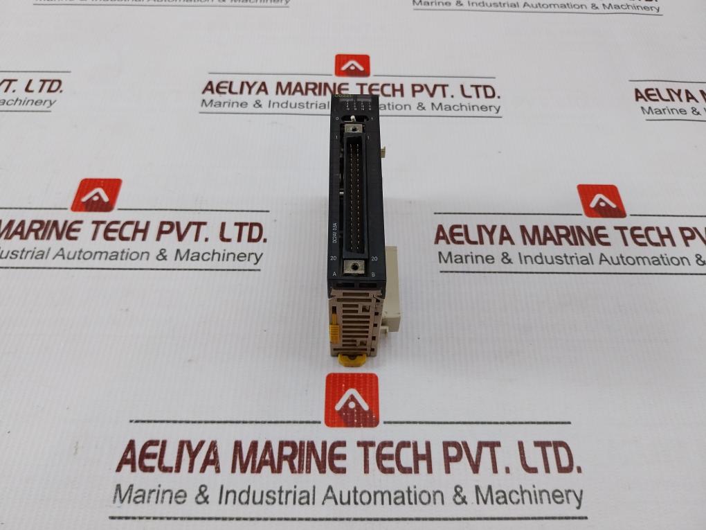 Omron Cj1w-Od231 Output Unit 24v