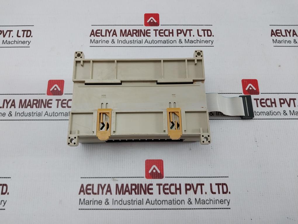 Omron Cpm1a-40edr Plc Input/Output Module 240v - Image 4