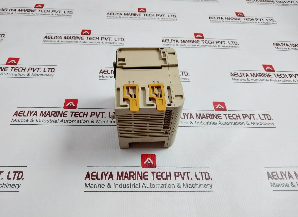 Omron Cqm1-Pa206 Power Supply Unit 240v - Image 4