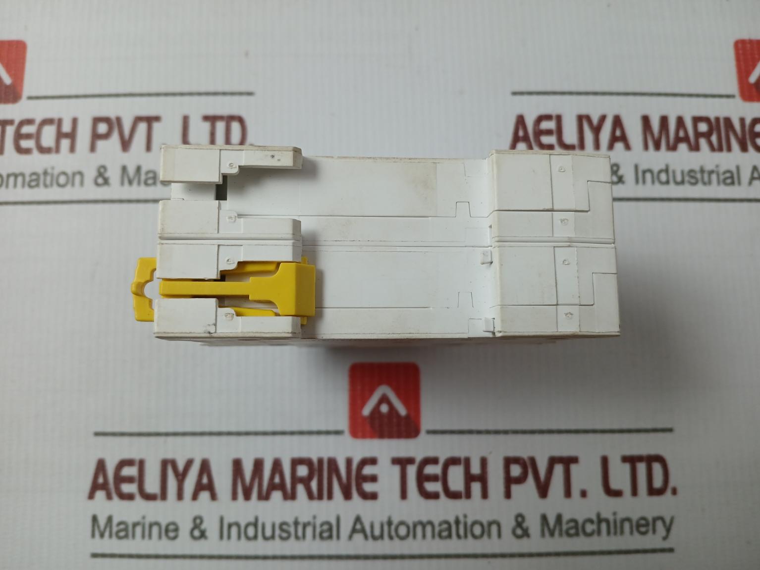 Schneider Electric Ic60h C 10a Miniature Circuit Breaker - Image 4