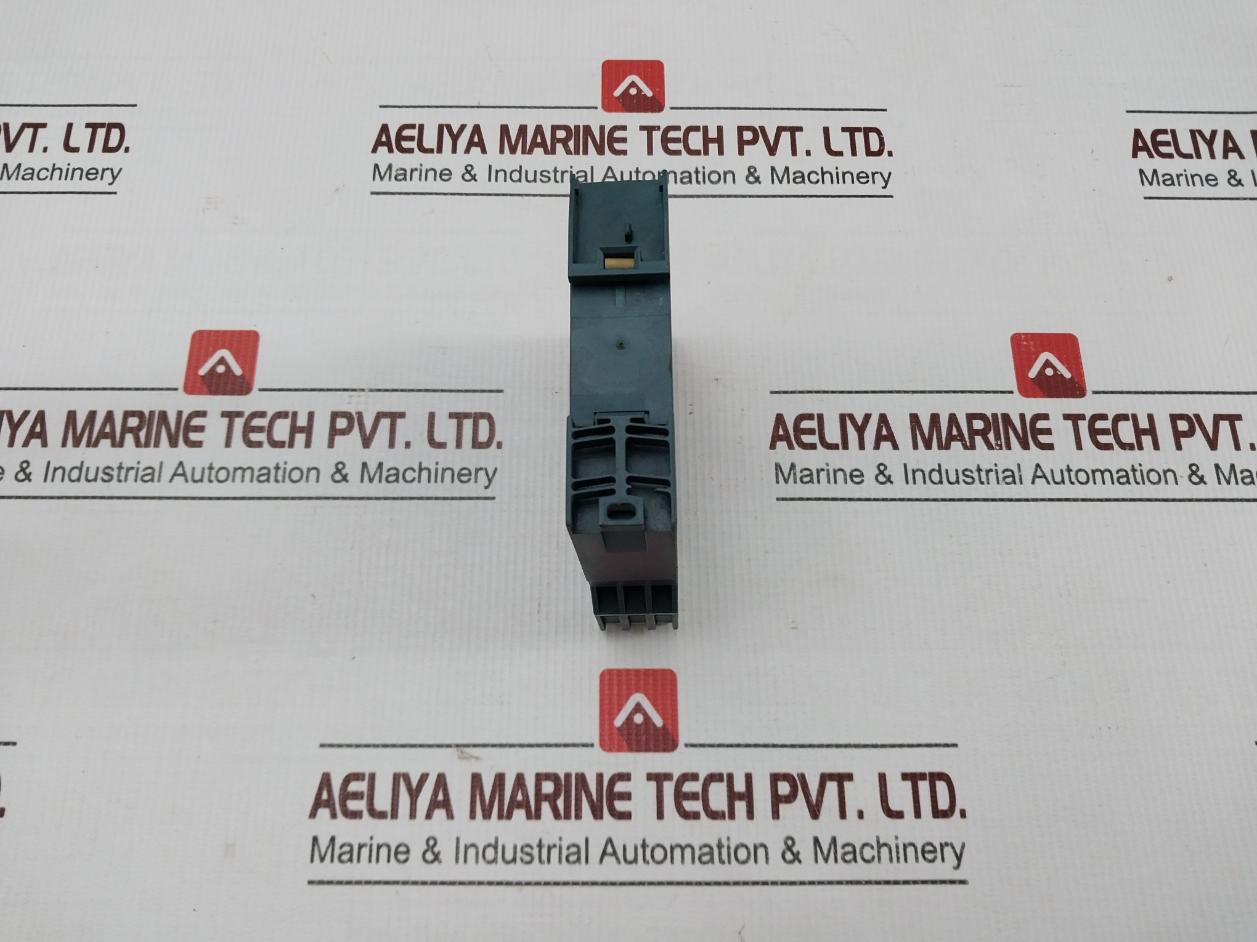 Siemens 3un2100-0an7 Thermistor Motor Protection Relay 400v - Image 4