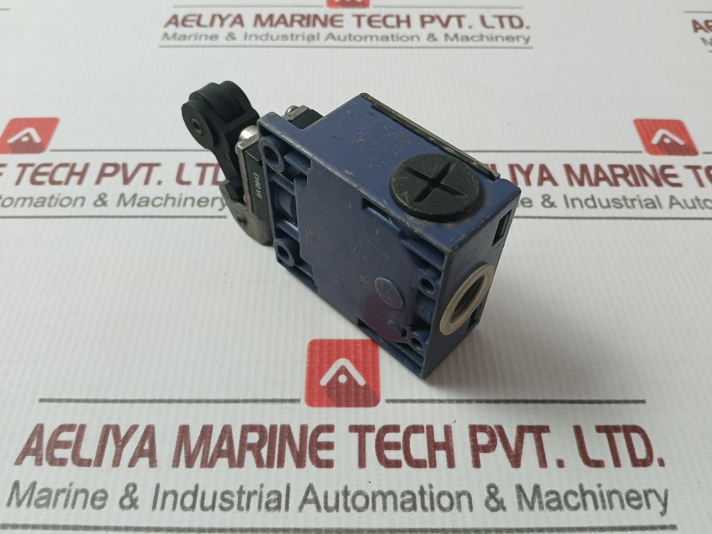 Telemecanique Xck-M Limit Switch 500v - Image 3
