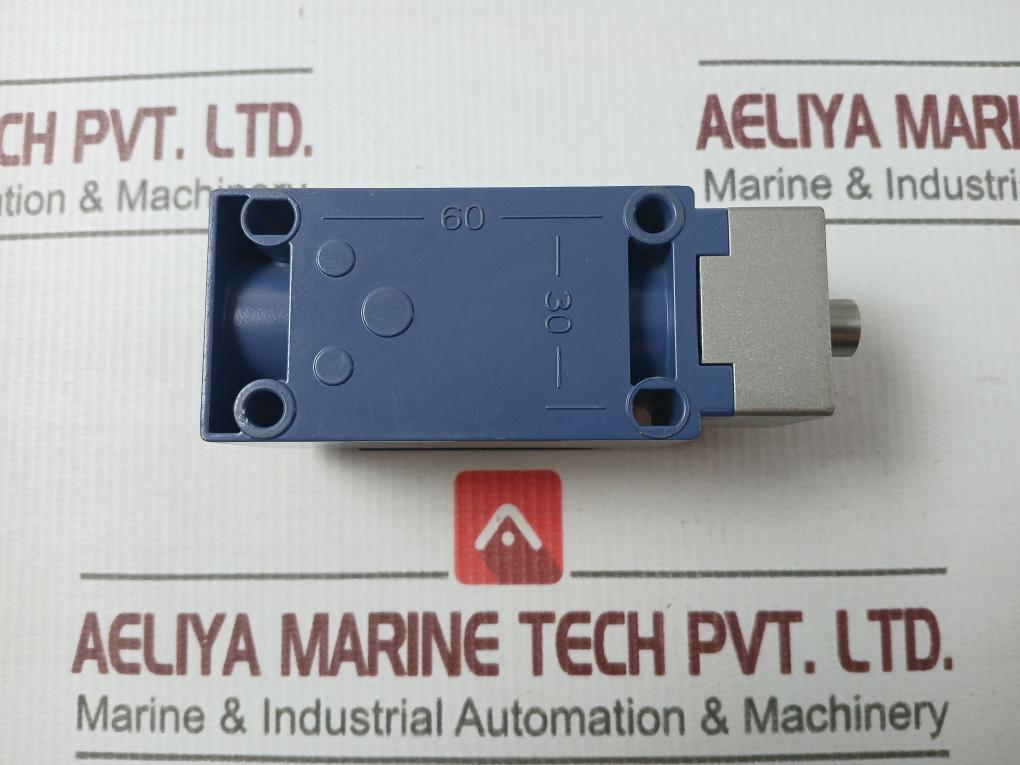 Telemecanique Xckj Limit Switch 500v - Image 4