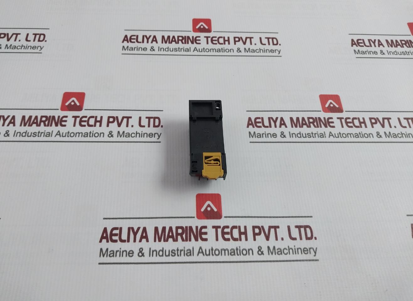 Omron Pyf14a-E Relay Socket Din Rail - Image 4