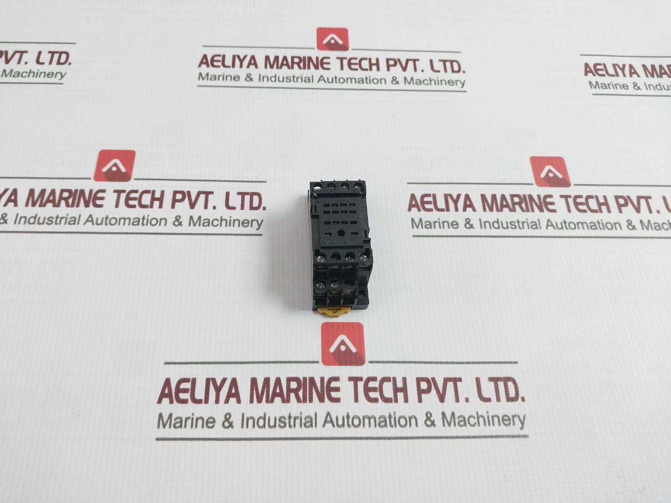 Omron Pyf14a-E Relay Socket Din Rail