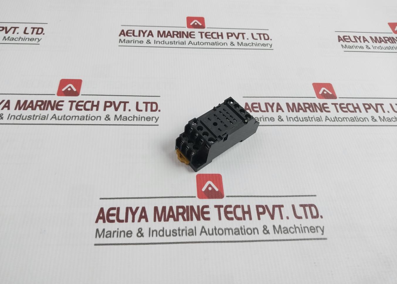 Omron Pyf14a-E Relay Socket Din Rail - Image 3