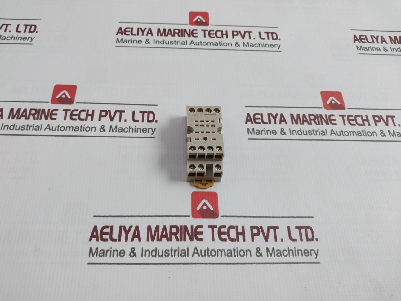 Omron Pyf14a-N Relay Socket Din Rail 250v