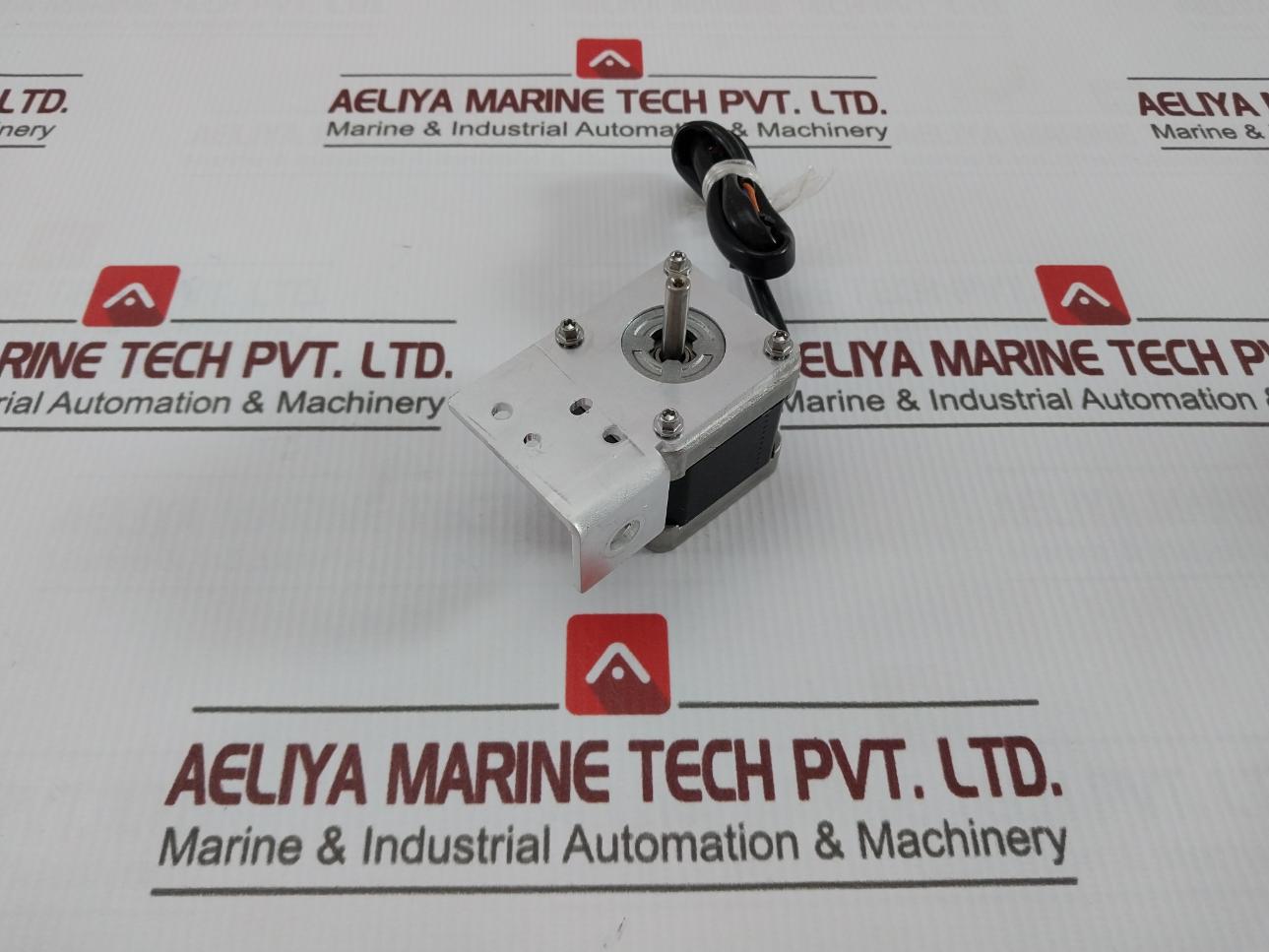 Sanyo Denki 103h5208-5541 Stepper Motor - Image 3