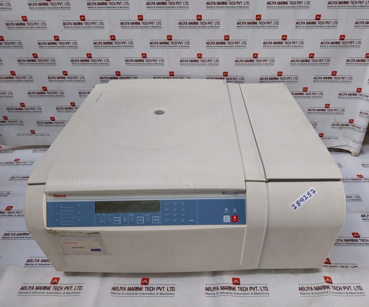 Thermo Scientific 75004515 Centrifuge 230 V