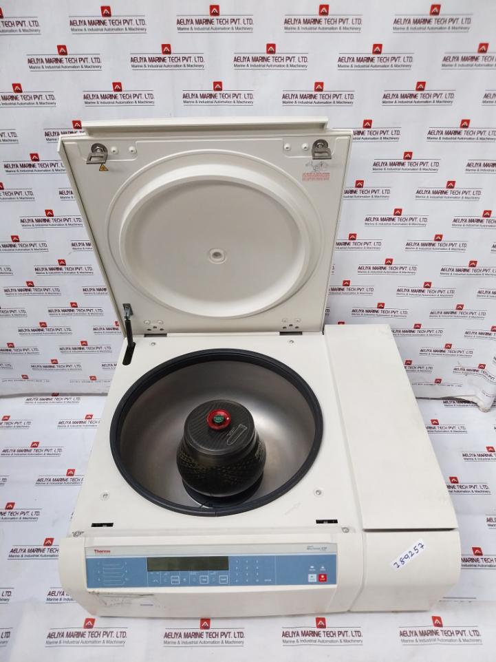 Thermo Scientific 75004515 Centrifuge 230 V - Image 3