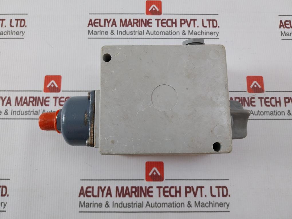 Indfos Rt 112 Pb Pressure Switch 380v - Image 4
