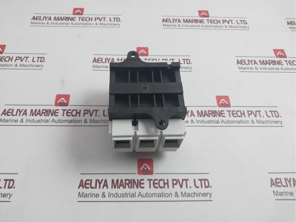 Schneider Electric V5 Isolating Load Break Switch 690v - Image 4