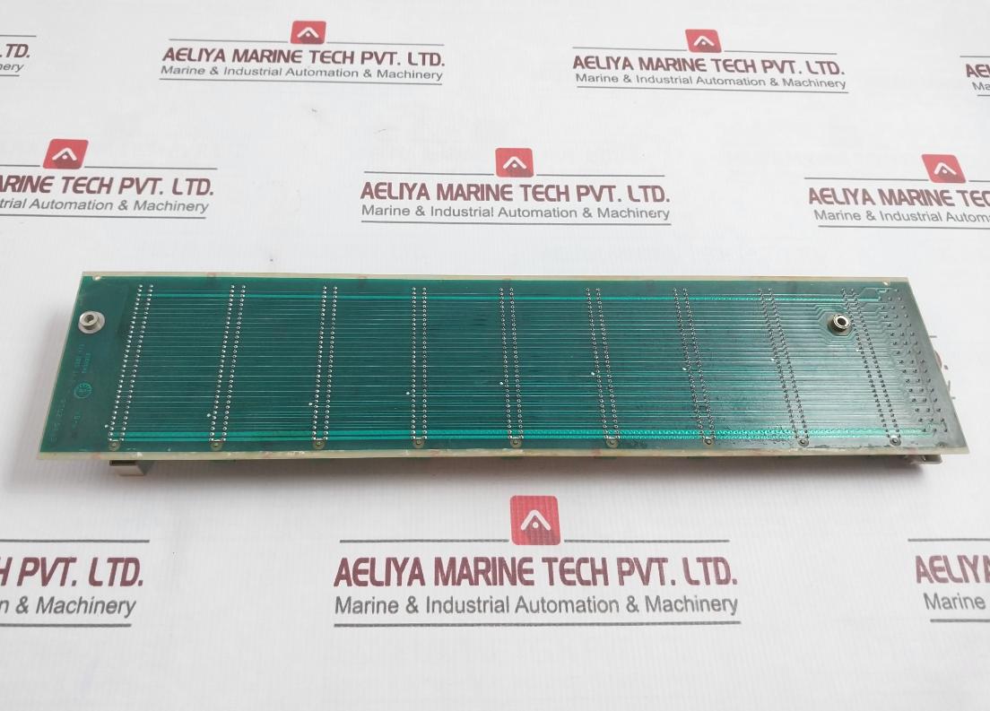 Siemens 811 0255 01 A Card Rack Printed Circuit Board - Image 4