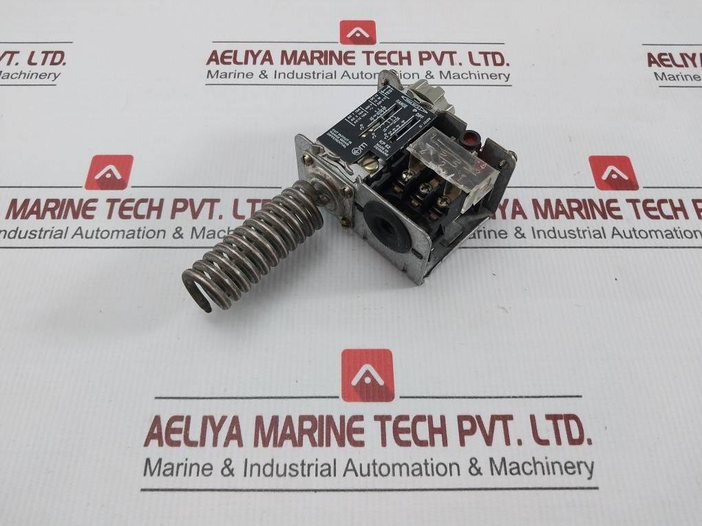 Danfoss Kp 62 Pressure Switch 400 V - Image 3