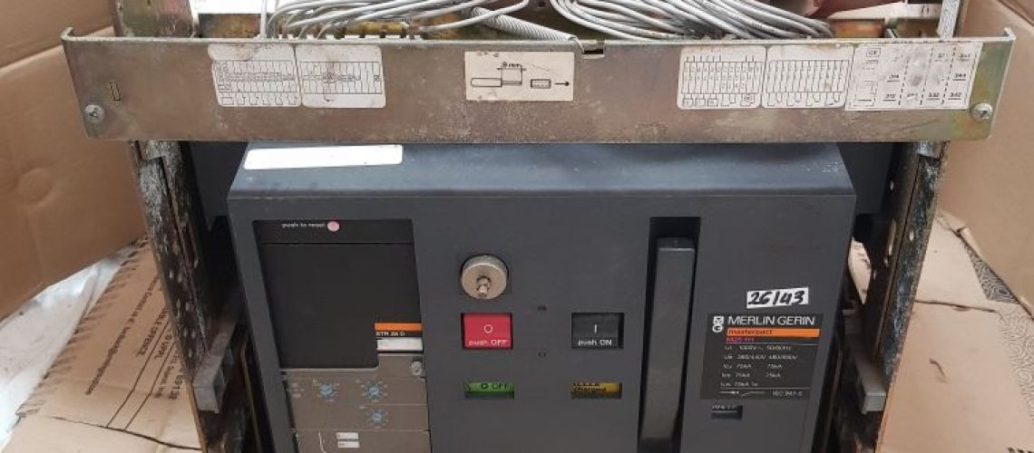 MERLIN GERIN M25 H1 MASTERPACT CIRCUIT BREAKER